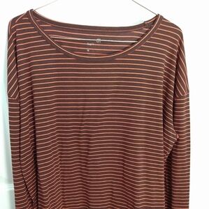 $ Gap fit pink and brown striped long sleeves tee. Size M